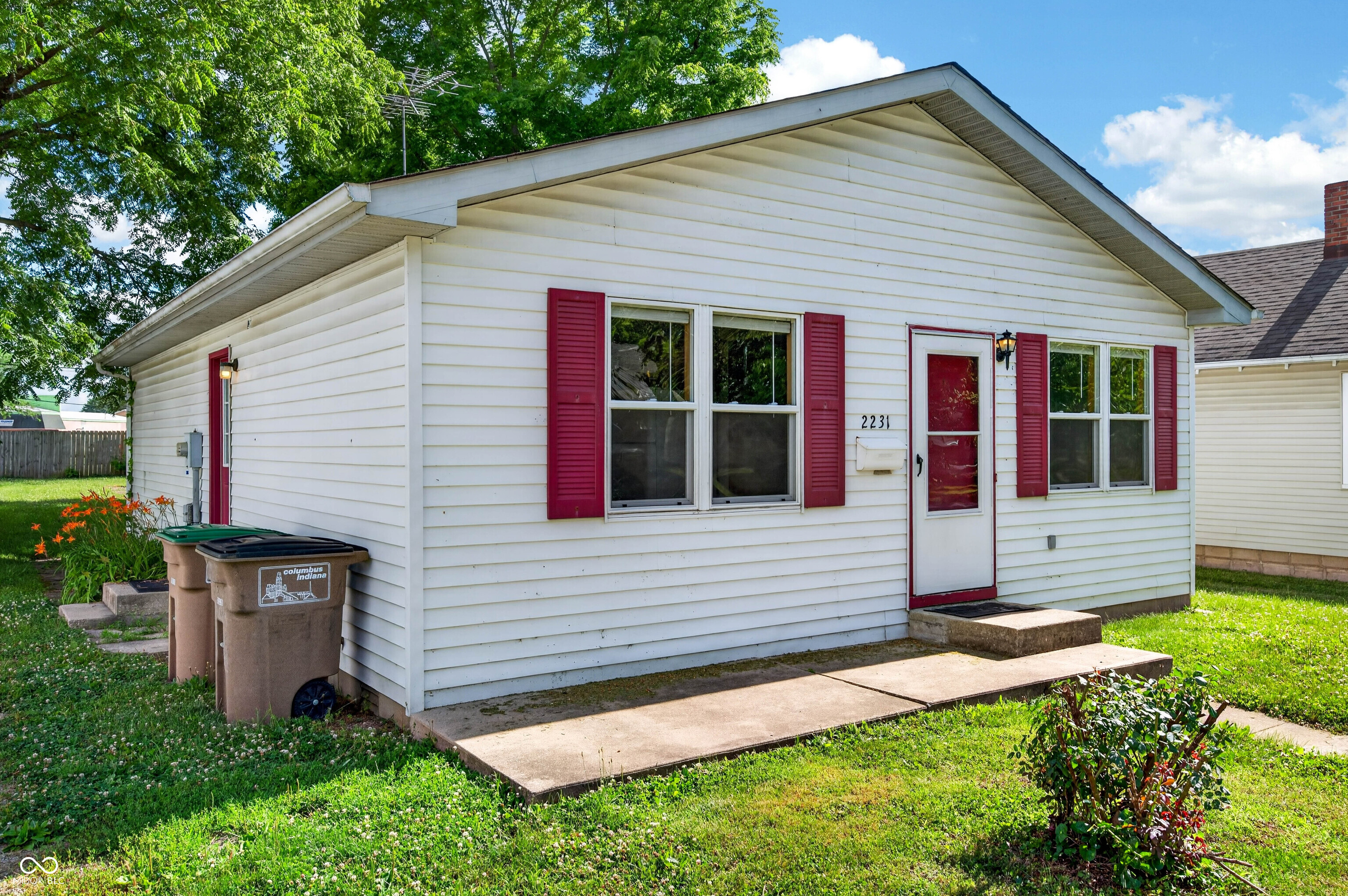 2231 Mapleton Court Columbus, IN 47201 - Photo 5 of 34