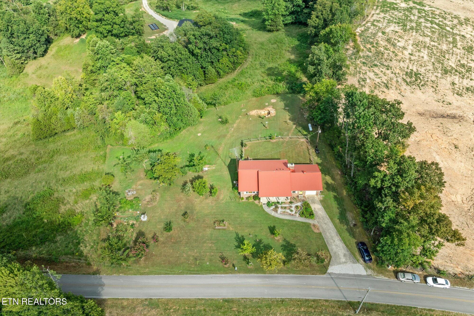 9466 Barnes Ridge Road Monroe, TN 38573 - Photo 34 of 39 07-9466 Barns Ridge Rd, Monroe_0029