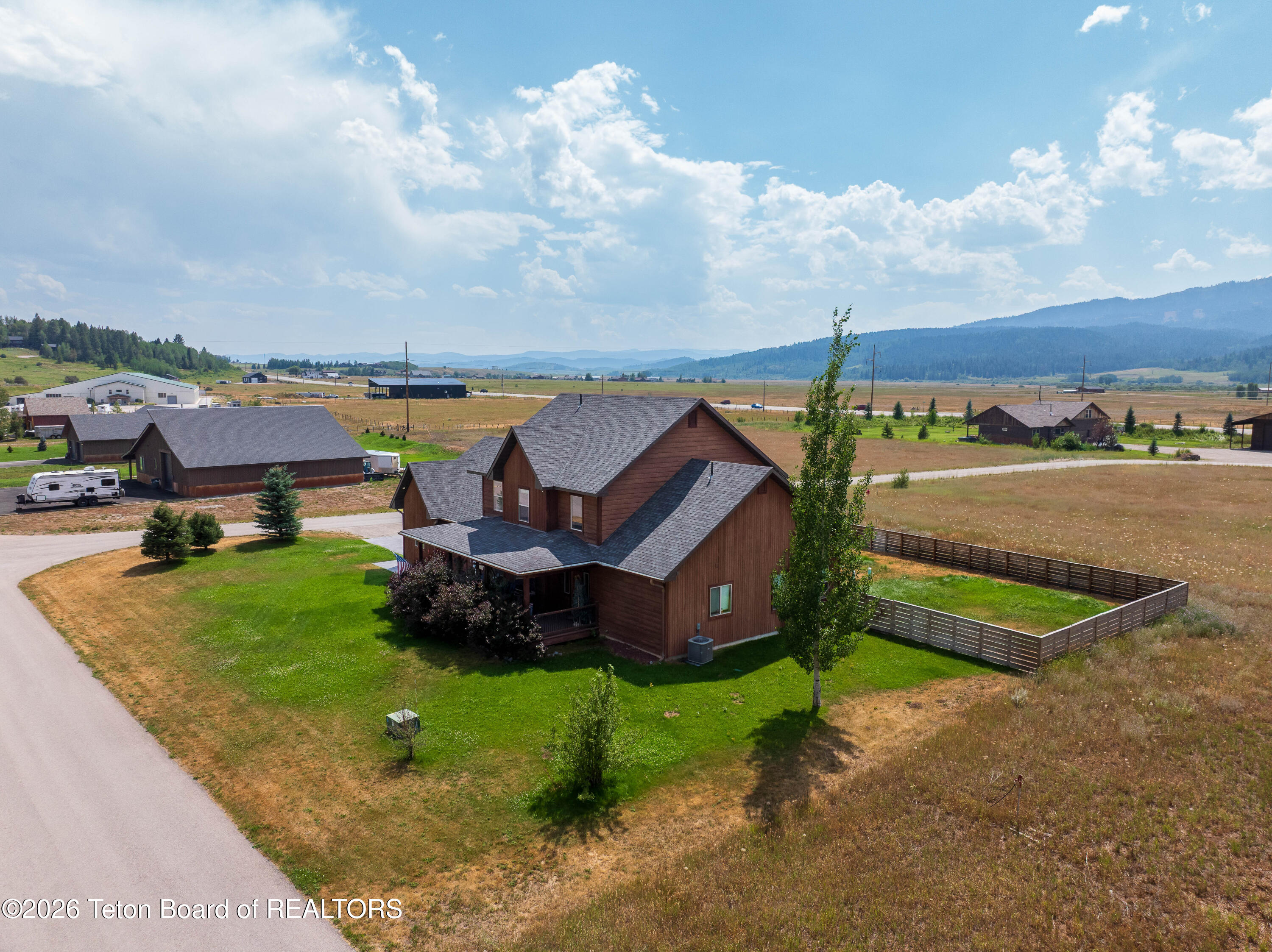 233 Badger Road Alpine, WY 83128 - Photo 4 of 42 233 Badger Rd_0270_D