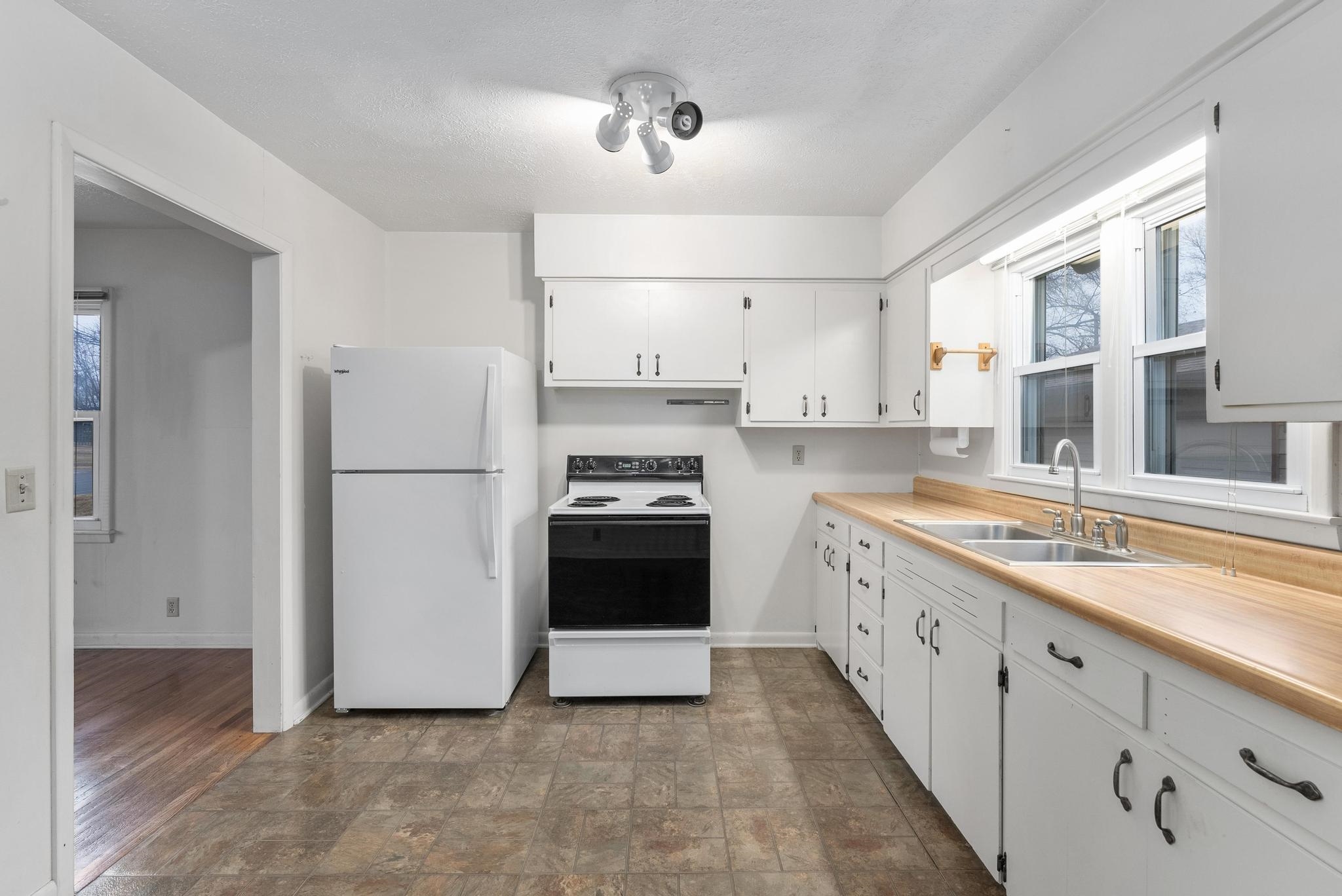 500 North Walnut Street Goddard, KS 67052 - Photo 7 of 31