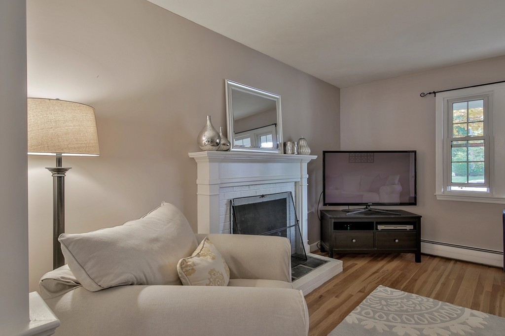 3 Colt Road Franklin, MA 02038 - Photo 9 of 28 Gallery Image 9