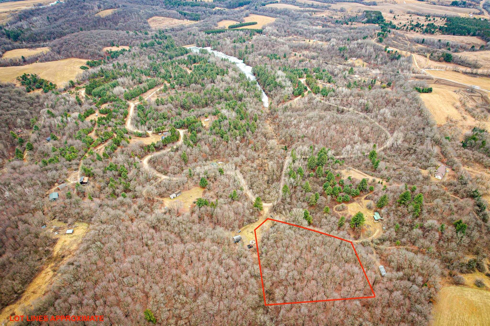 W10456 Whippoorwill Elroy, WI 53929 - Photo 4 of 11