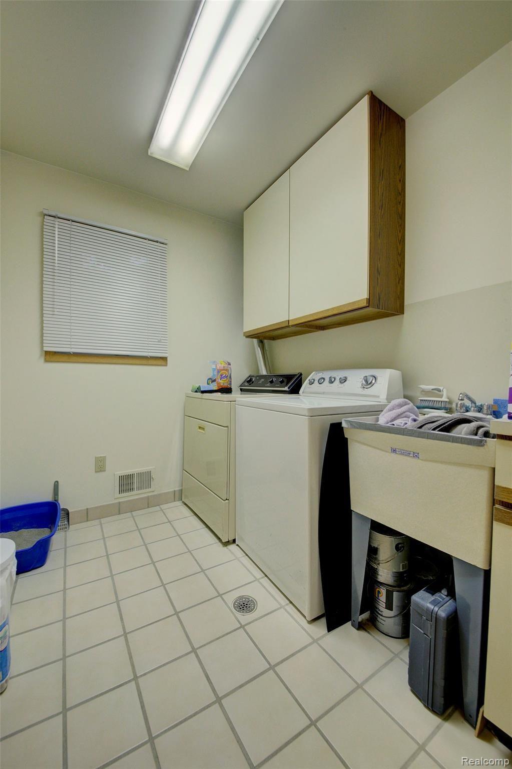 26198 Steele Road Farmington, MI 48331 - Photo 31 of 31 laundry.jpg
