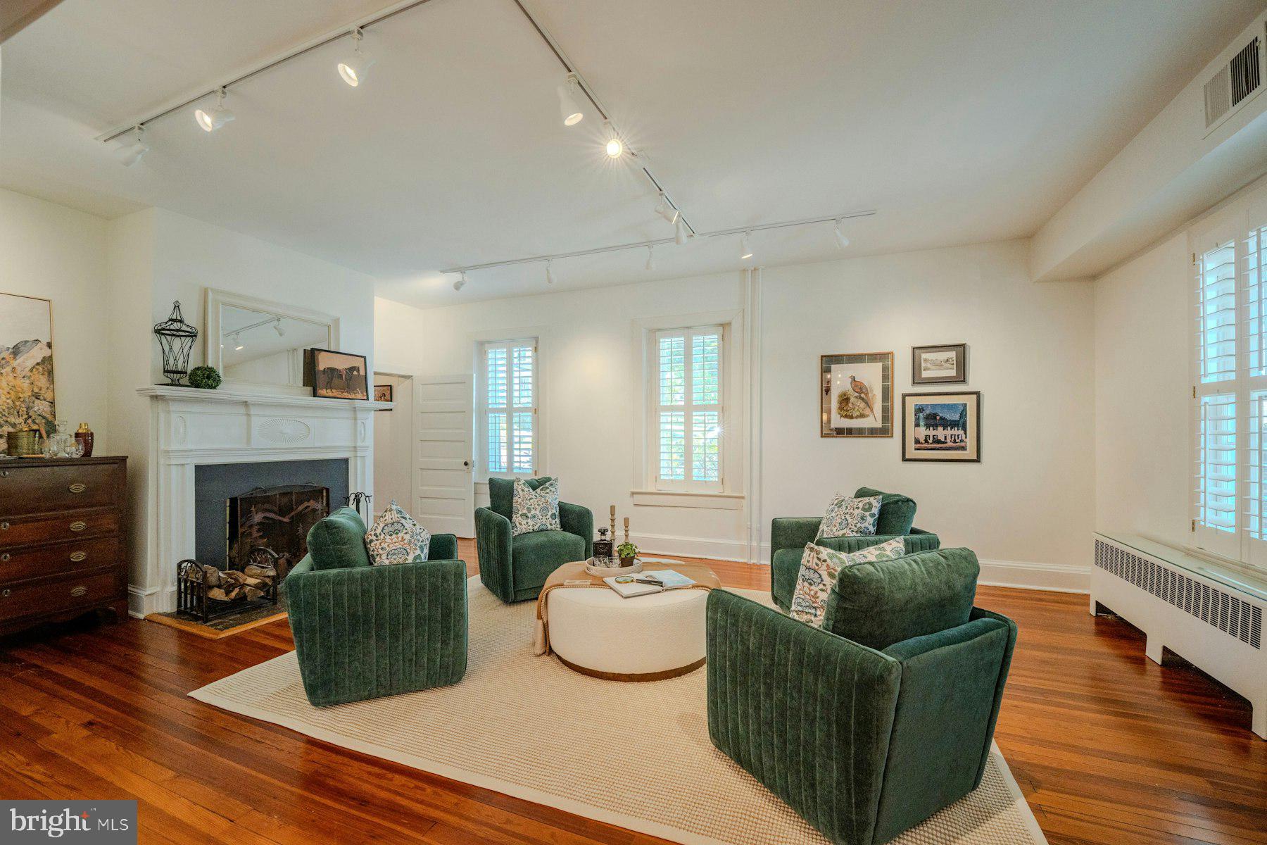 208 Edwards Ferry Road Northeast Leesburg, VA 20176 - Photo 10 of 76