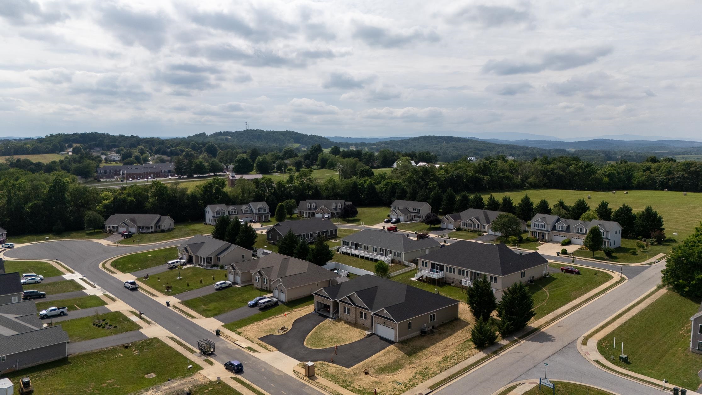 5 Meriwether Circle Stuarts Draft, VA 24477 - Photo 4 of 44