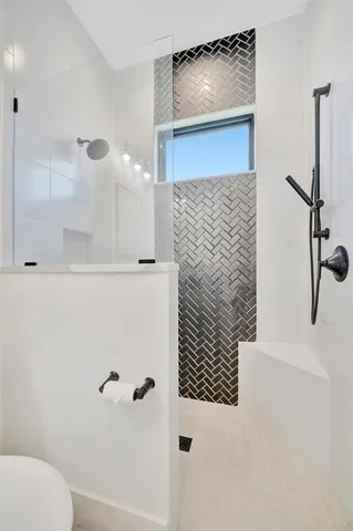 a view of a yard with palm trees