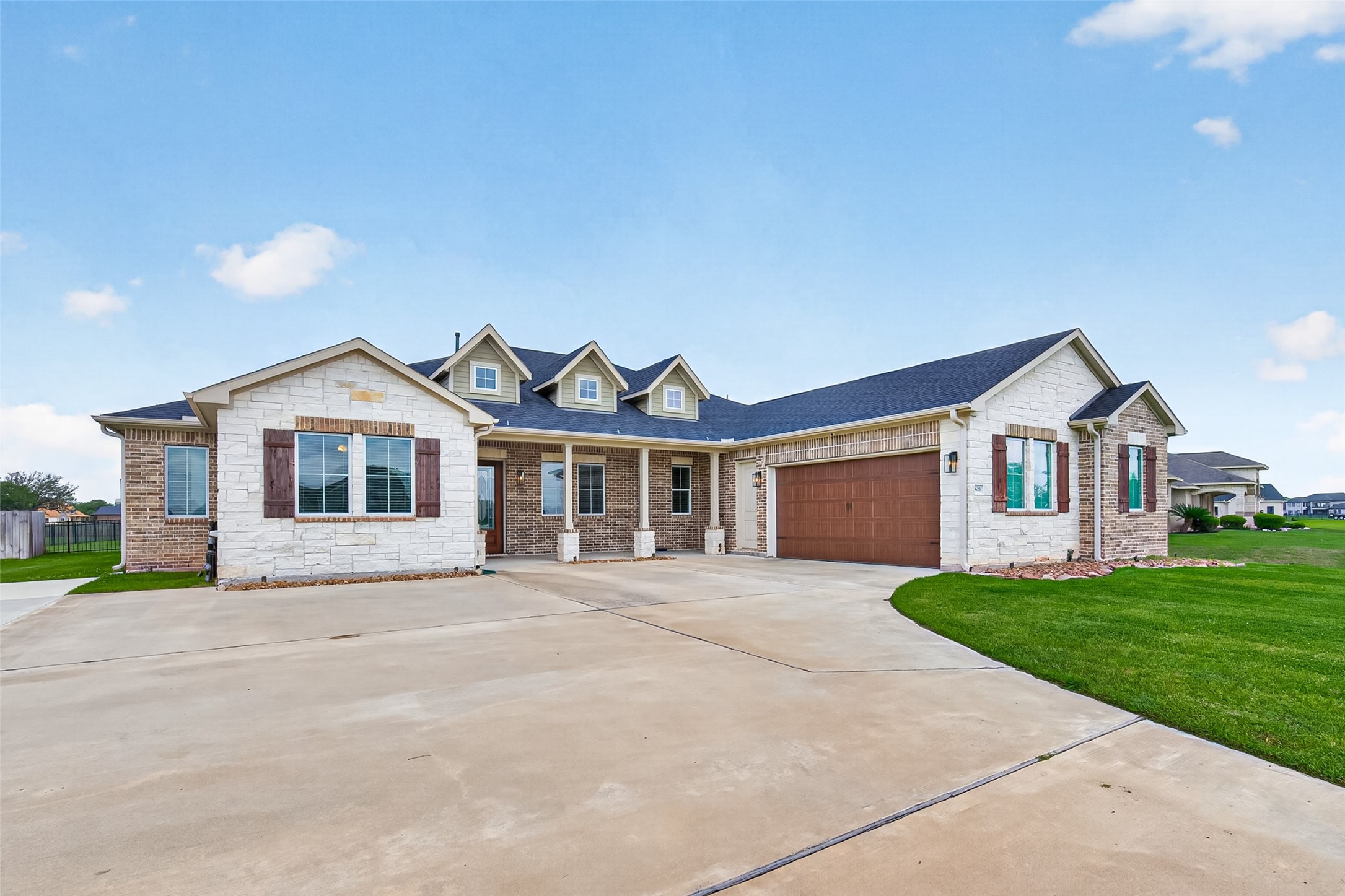 803 Lily Lane Rosharon, TX 77583 - Photo 7 of 36