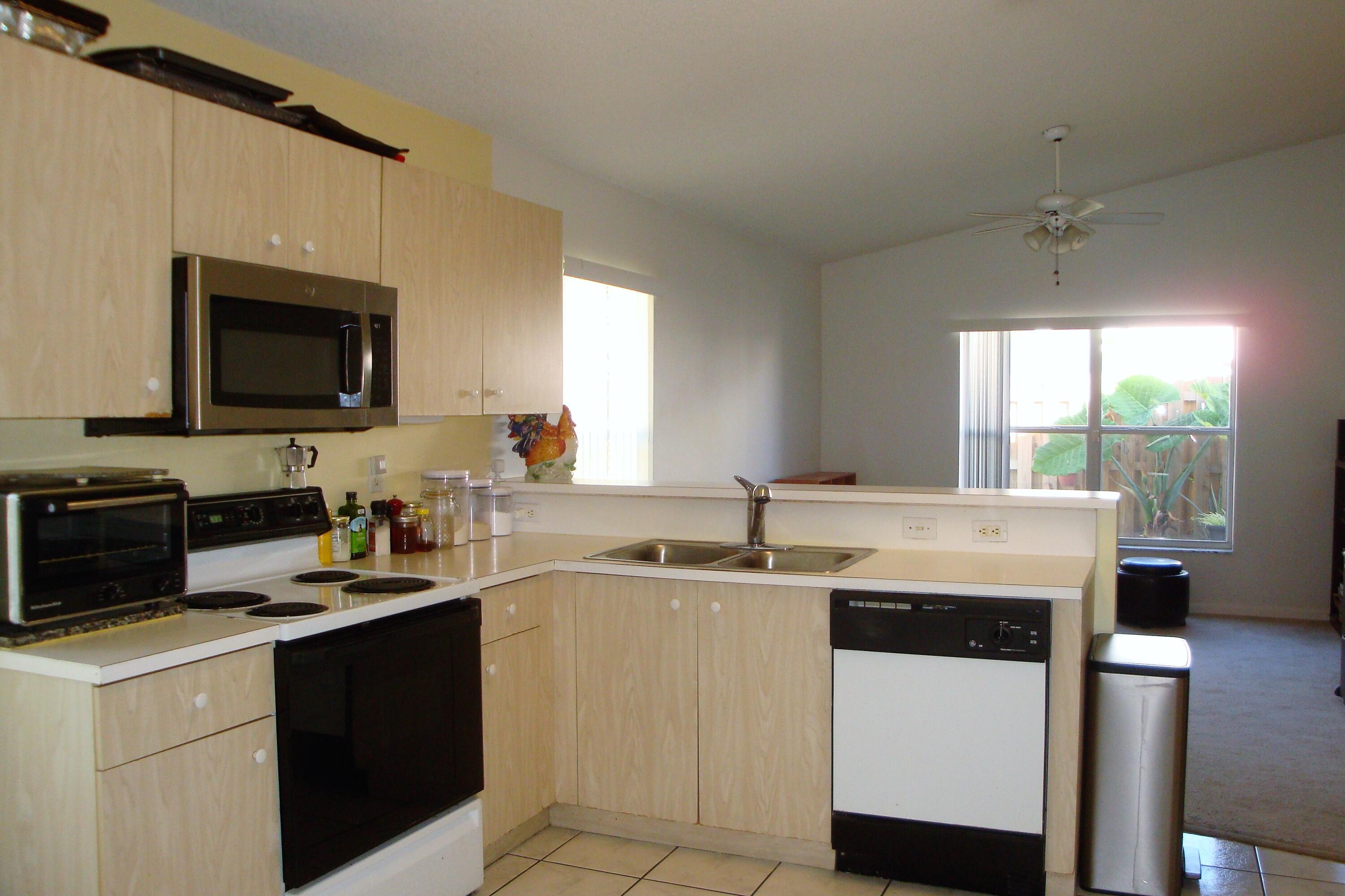 7339 Michigan Isle Road Lake Worth, FL 33467 - Photo 9 of 26 Kitchen