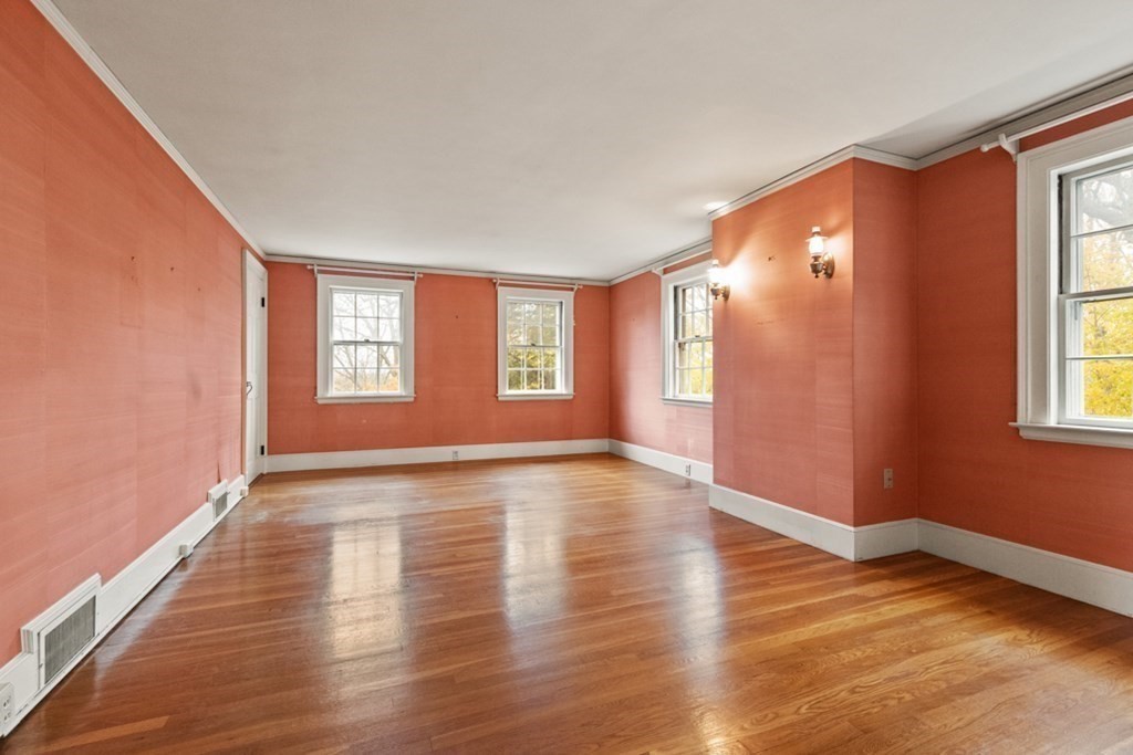 10 Laneton Way Reading, MA 01867 - Photo 19 of 31