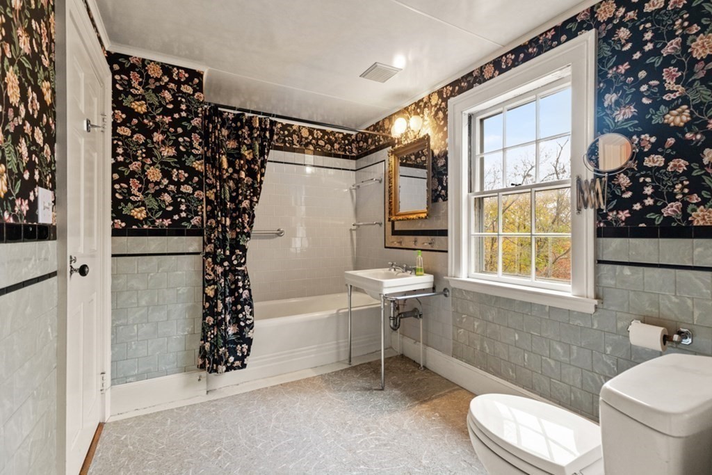 10 Laneton Way Reading, MA 01867 - Photo 25 of 31