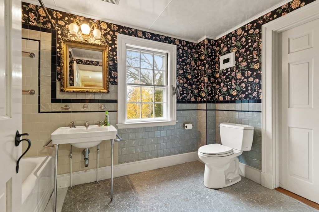 10 Laneton Way Reading, MA 01867 - Photo 26 of 31