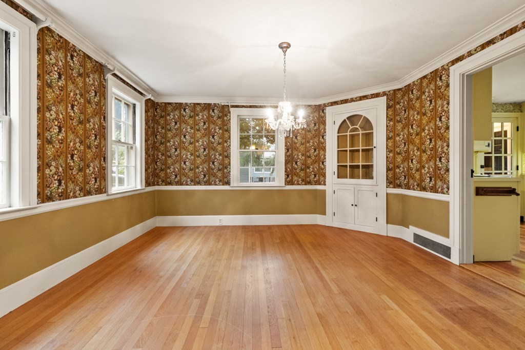 10 Laneton Way Reading, MA 01867 - Photo 8 of 31