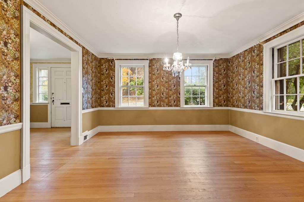 10 Laneton Way Reading, MA 01867 - Photo 10 of 31