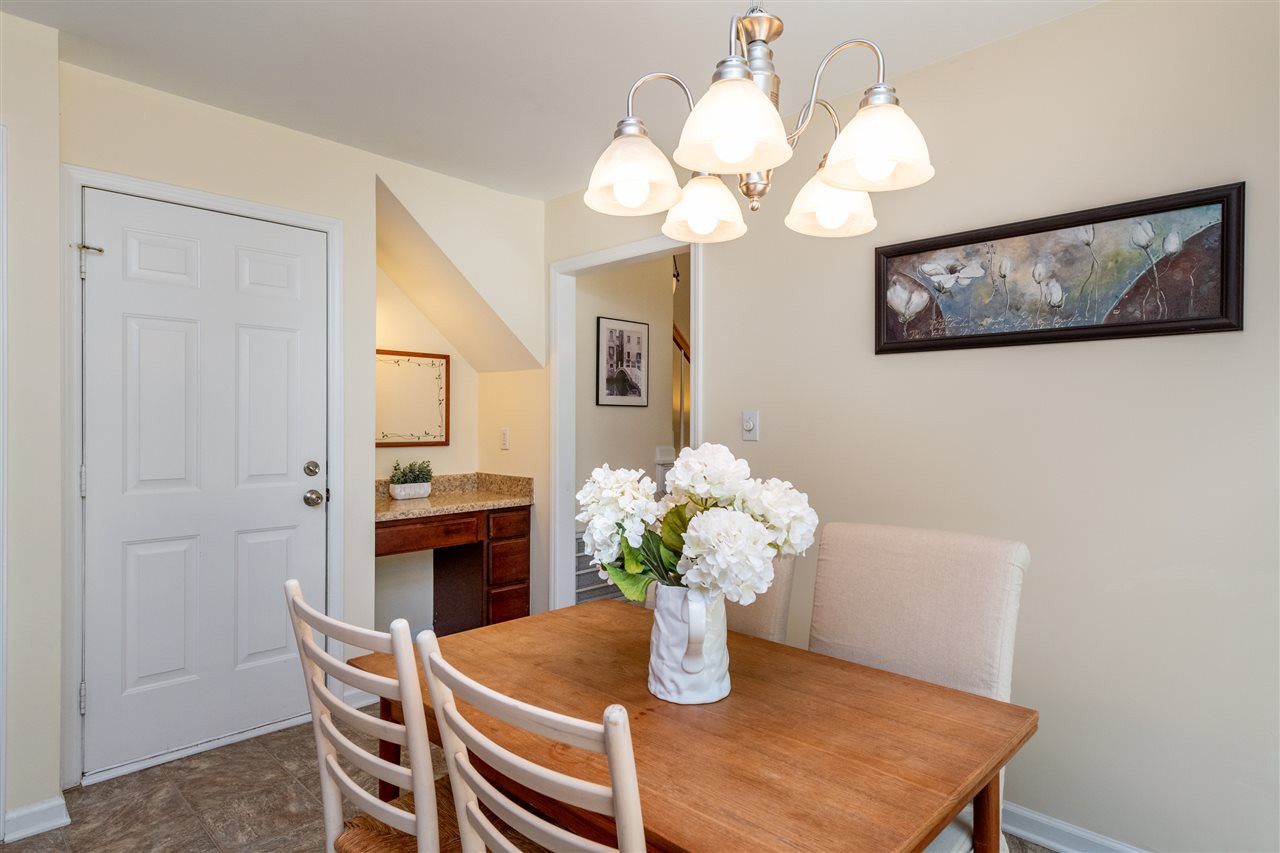 12116 Mabledon Court Raleigh, NC 27613 - Photo 17 of 30 Breakfast Nook