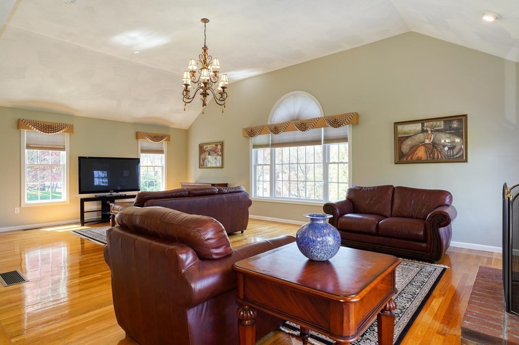 31 Hickory Lane Hudson, MA 01749 - Photo 11 of 42