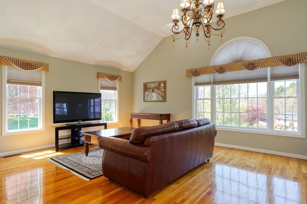 31 Hickory Lane Hudson, MA 01749 - Photo 14 of 42