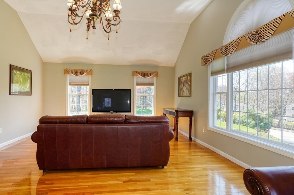 31 Hickory Lane Hudson, MA 01749 - Photo 15 of 42