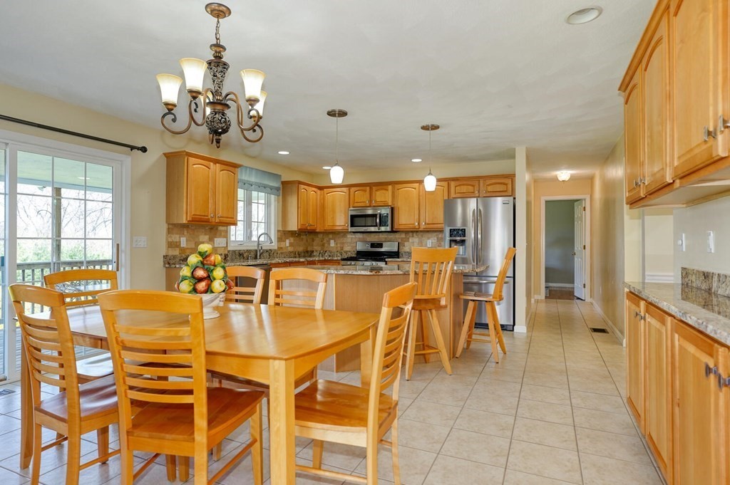 31 Hickory Lane Hudson, MA 01749 - Photo 6 of 42