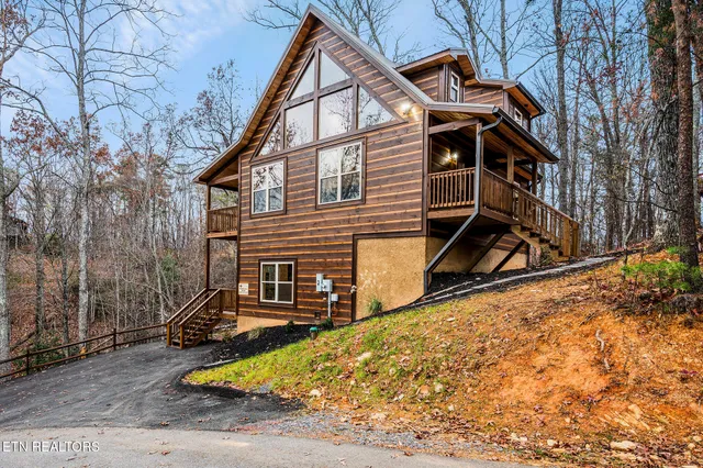 $789,000 | 2184 Beach Front Drive, Sevierville, TN 37876