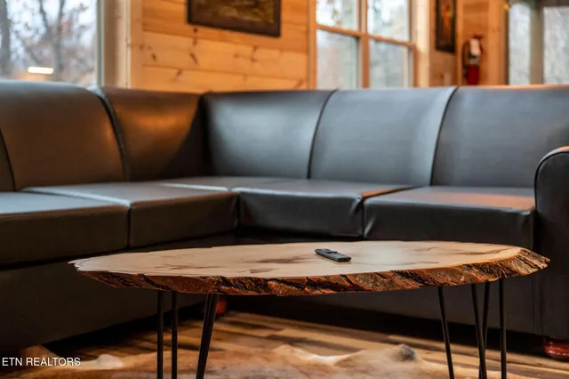 $789,000 | 2184 Beach Front Drive, Sevierville, TN 37876