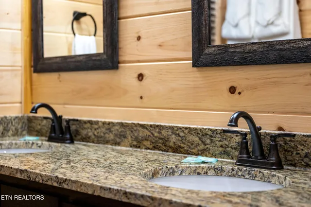 $789,000 | 2184 Beach Front Drive, Sevierville, TN 37876