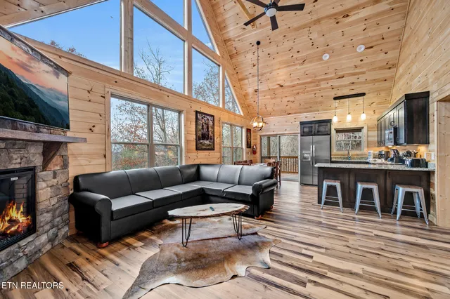 $789,000 | 2184 Beach Front Drive, Sevierville, TN 37876