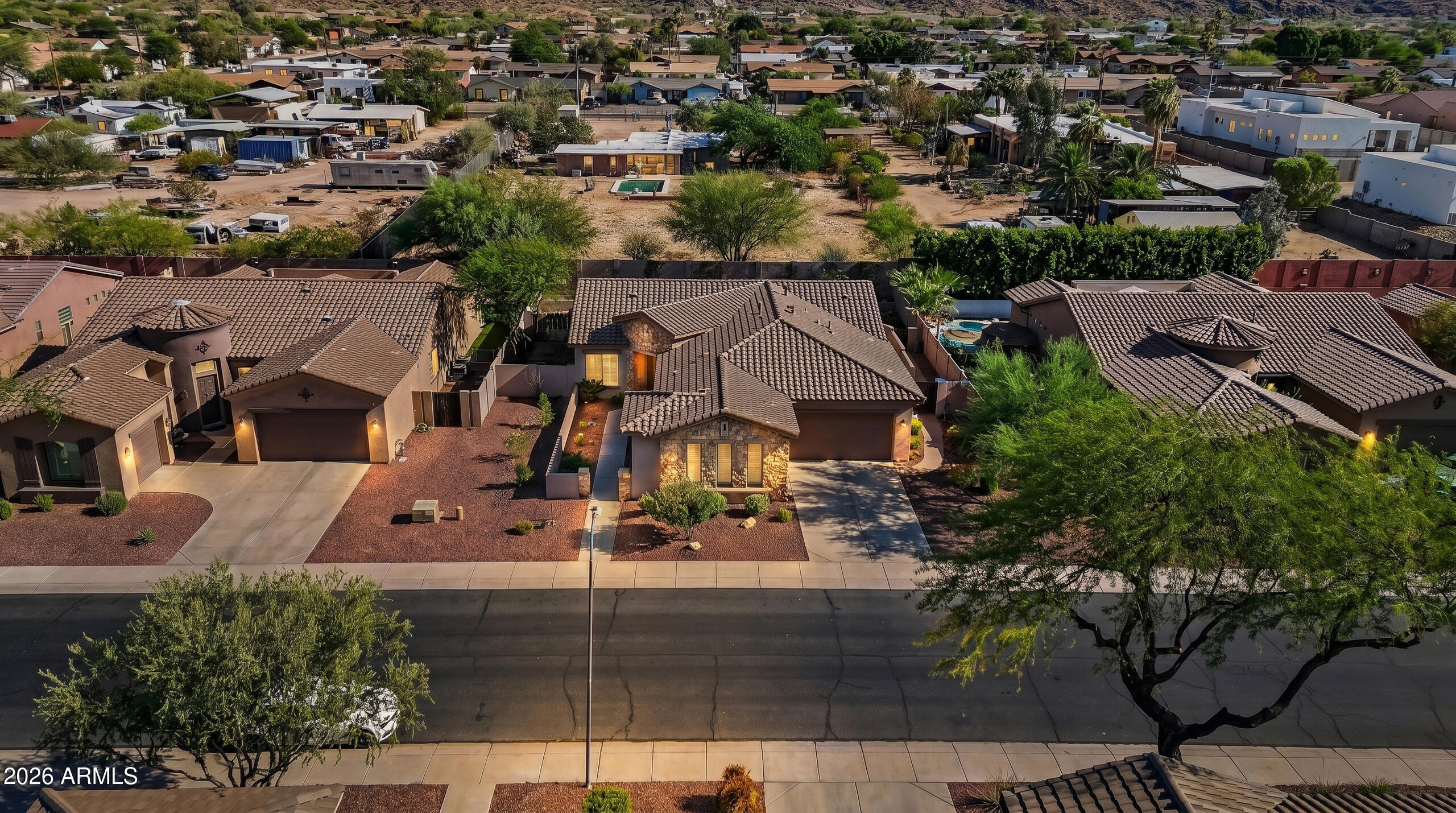 1915 East Latona Road Phoenix, AZ 85042 - Photo 3 of 48