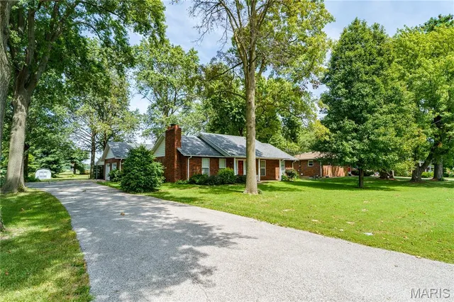 $220,000 | 2507 Morrison Road, Granite City, IL 62040