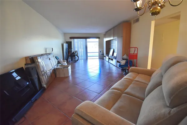 $135,000 | 4301 Martinique Circle, Unit K1, Coconut Creek, FL 33066