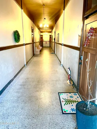 $2,400 | 34 William Street, Unit 402, Mechanicville, NY 12118