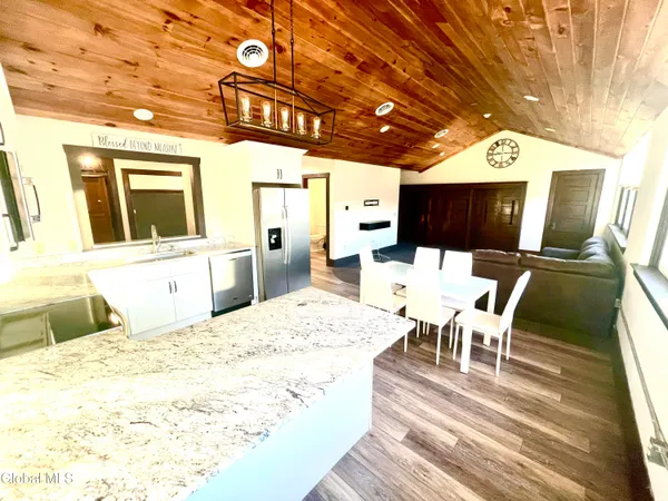 $2,400 | 34 William Street, Unit 402, Mechanicville, NY 12118