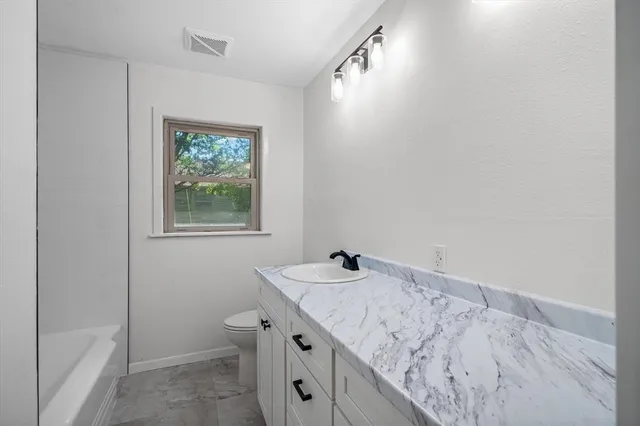 $199,000 | 252 East Main Street, Van, TX 75790