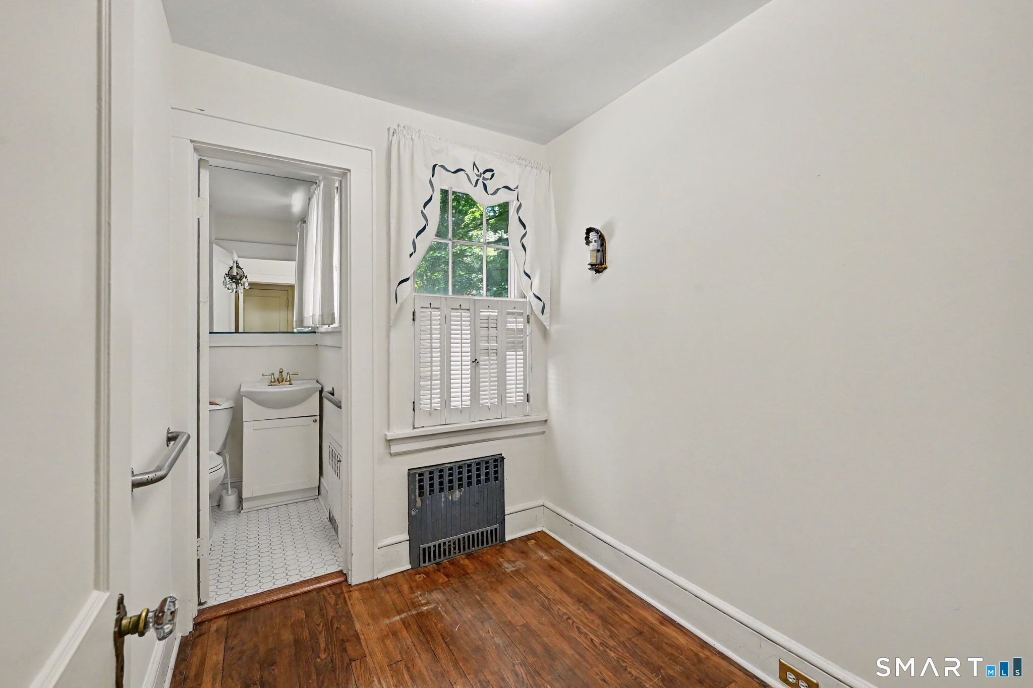 378 Wilton Road West Ridgefield, CT 06877 - Photo 16 of 33 Office & Powder Room