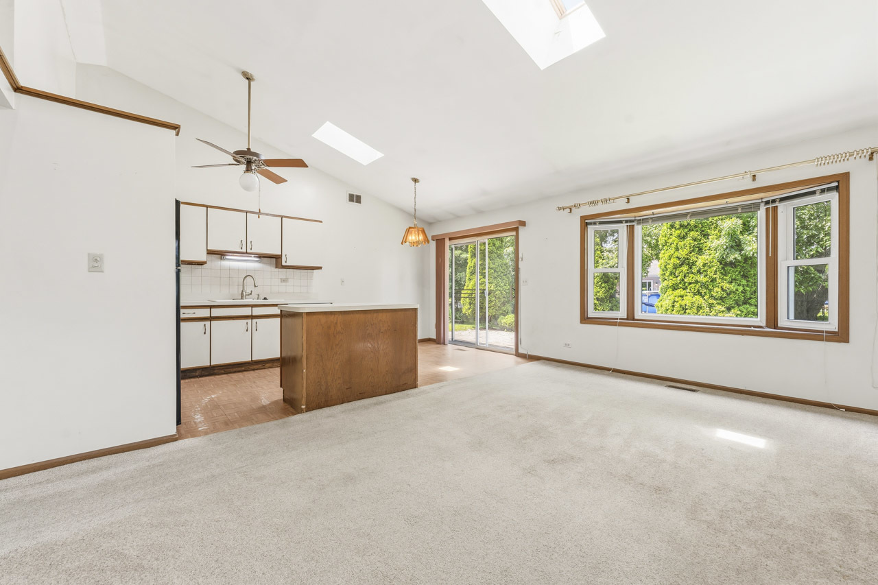 592 Bluff Street Carol Stream, IL 60188 - Photo 11 of 31