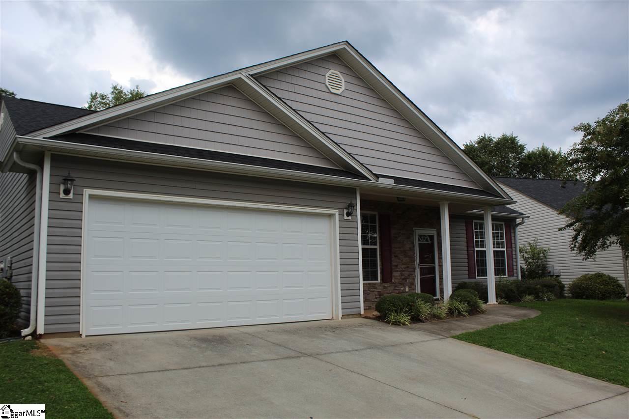 116 Bascom Court Greer, SC 29650 - Photo 2 of 20 Gallery Image 2