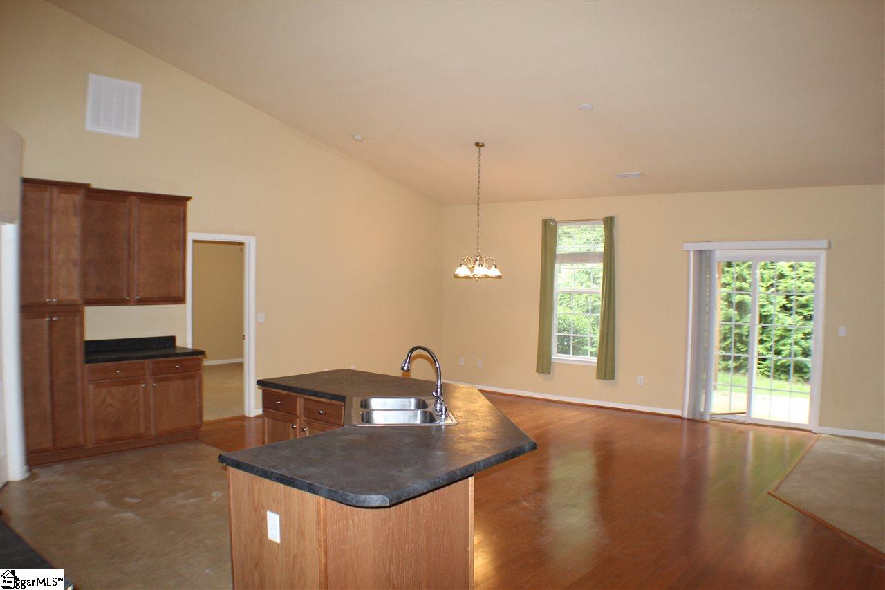 116 Bascom Court Greer, SC 29650 - Photo 4 of 20 Gallery Image 4