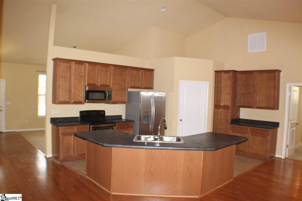 116 Bascom Court Greer, SC 29650 - Photo 7 of 20 Gallery Image 7
