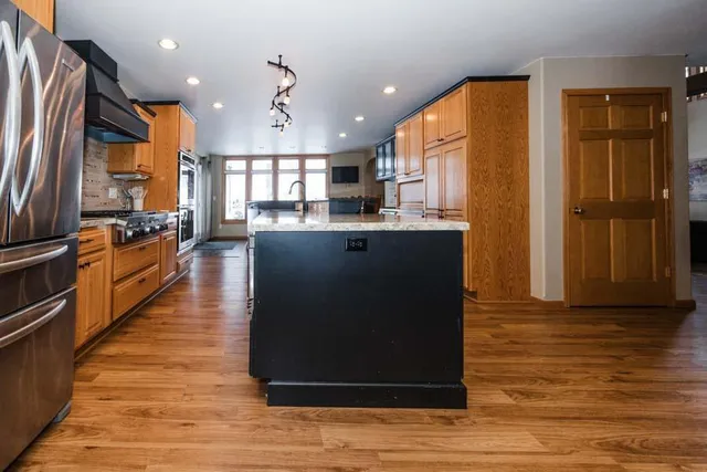 $1,490,000 | 1082 West Lake Drive, Detroit Lakes, MN 56501