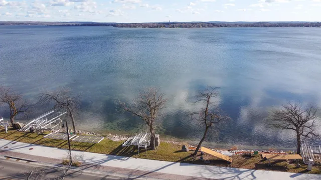$1,490,000 | 1082 West Lake Drive, Detroit Lakes, MN 56501