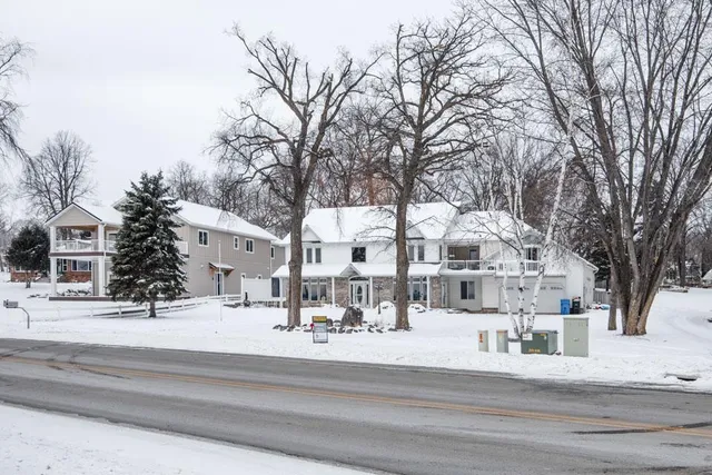 $1,490,000 | 1082 West Lake Drive, Detroit Lakes, MN 56501