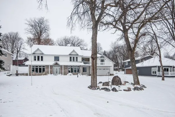 $1,375,000 | 1082 West Lake Drive, Detroit Lakes, MN 56501
