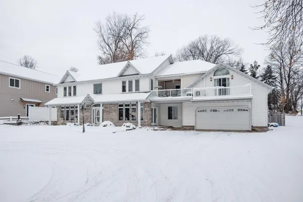 $1,375,000 | 1082 West Lake Drive, Detroit Lakes, MN 56501