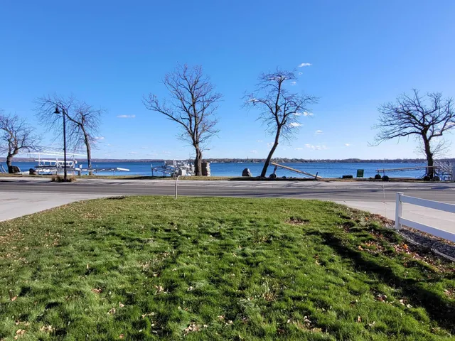 $1,490,000 | 1082 West Lake Drive, Detroit Lakes, MN 56501