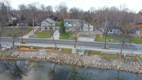 $1,375,000 | 1082 West Lake Drive, Detroit Lakes, MN 56501