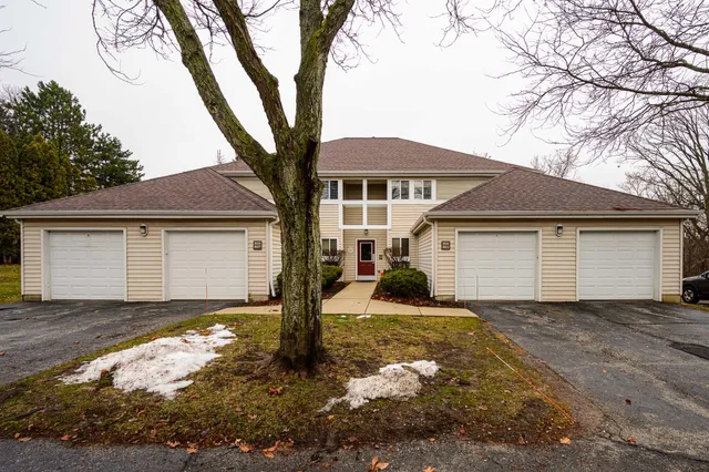 $196,000 | 801 West Puetz Road, Oak Creek, WI 53154