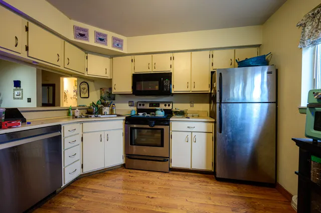 $196,000 | 801 West Puetz Road, Oak Creek, WI 53154