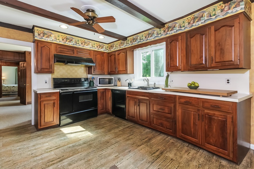 406 Snipatuit Road Rochester, MA 02770 - Photo 6 of 20