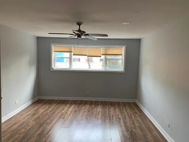 $129,900 | 4115 South Harlem Avenue, Unit GE, Stickney, IL 60402