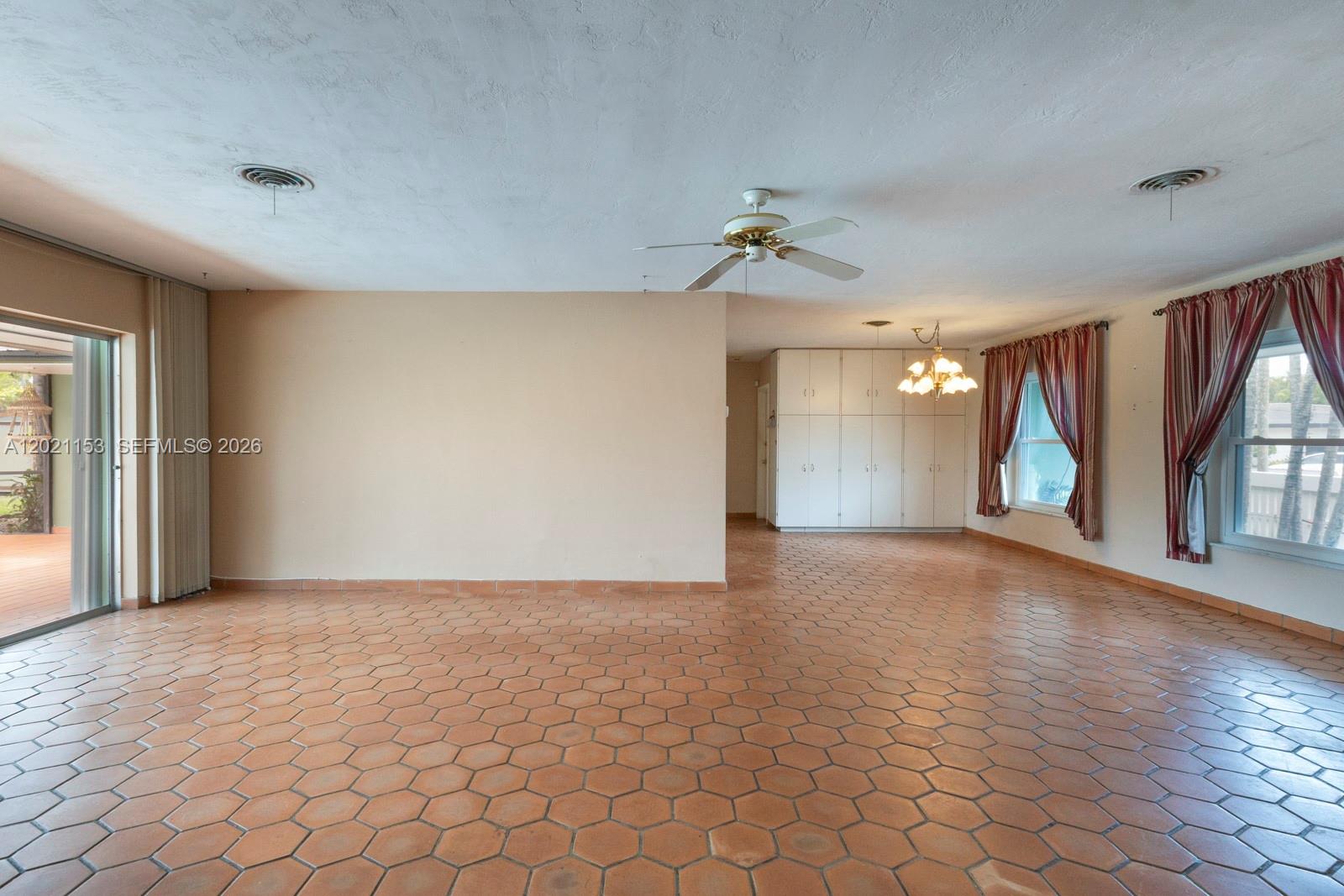 8791 Southwest 85th Street Miami, FL 33173 - Photo 9 of 33