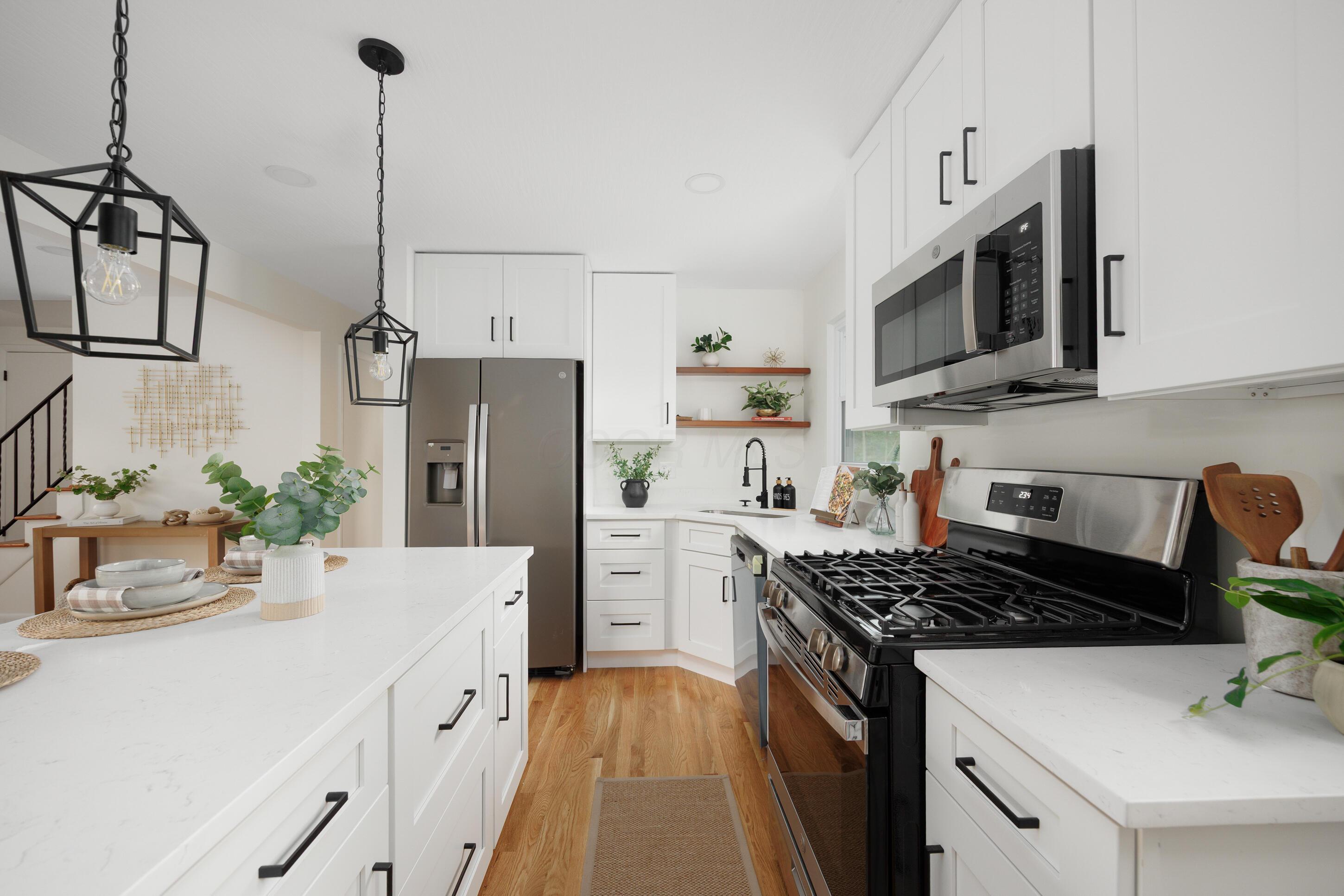 1079 Loring Road Columbus, OH 43224 - Photo 13 of 48 Kitchen